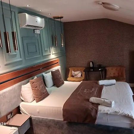 Hotel The Levent Cakra Palace *