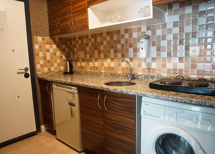 酒店 The Levent Cakra Palace *